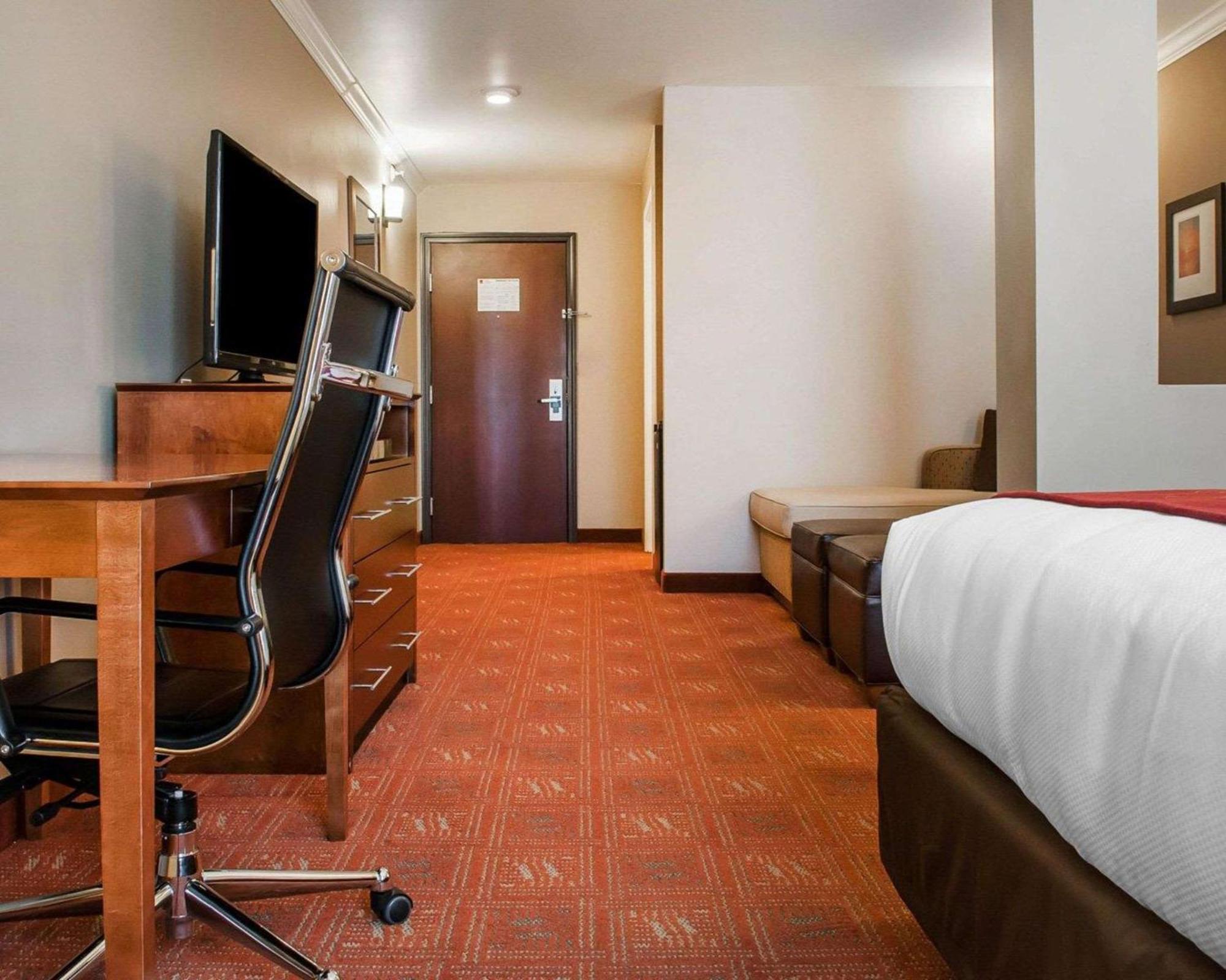 Comfort Suites Фармингтън Екстериор снимка